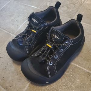 KEEN Hiking Shoes. US T12